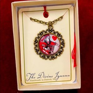Queen of hearts necklace